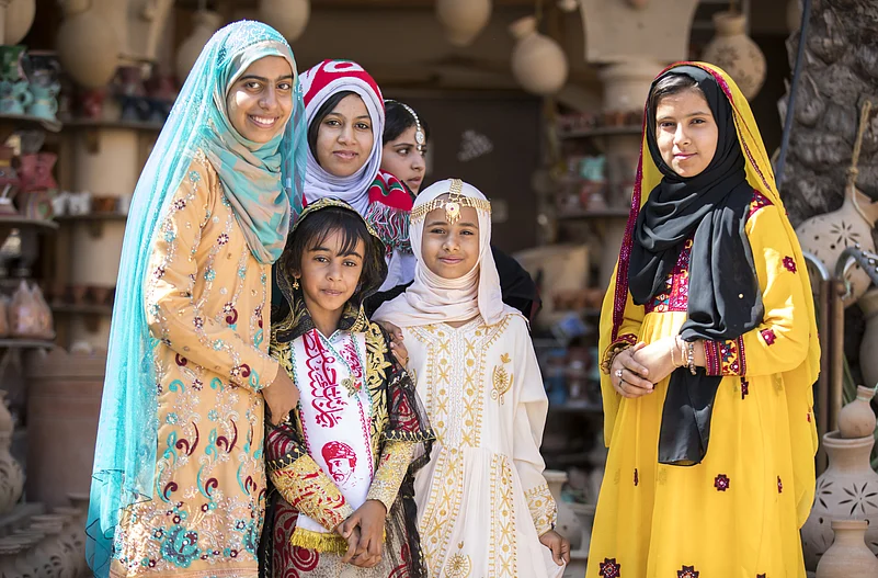 Omani girls dressed in traditional attires