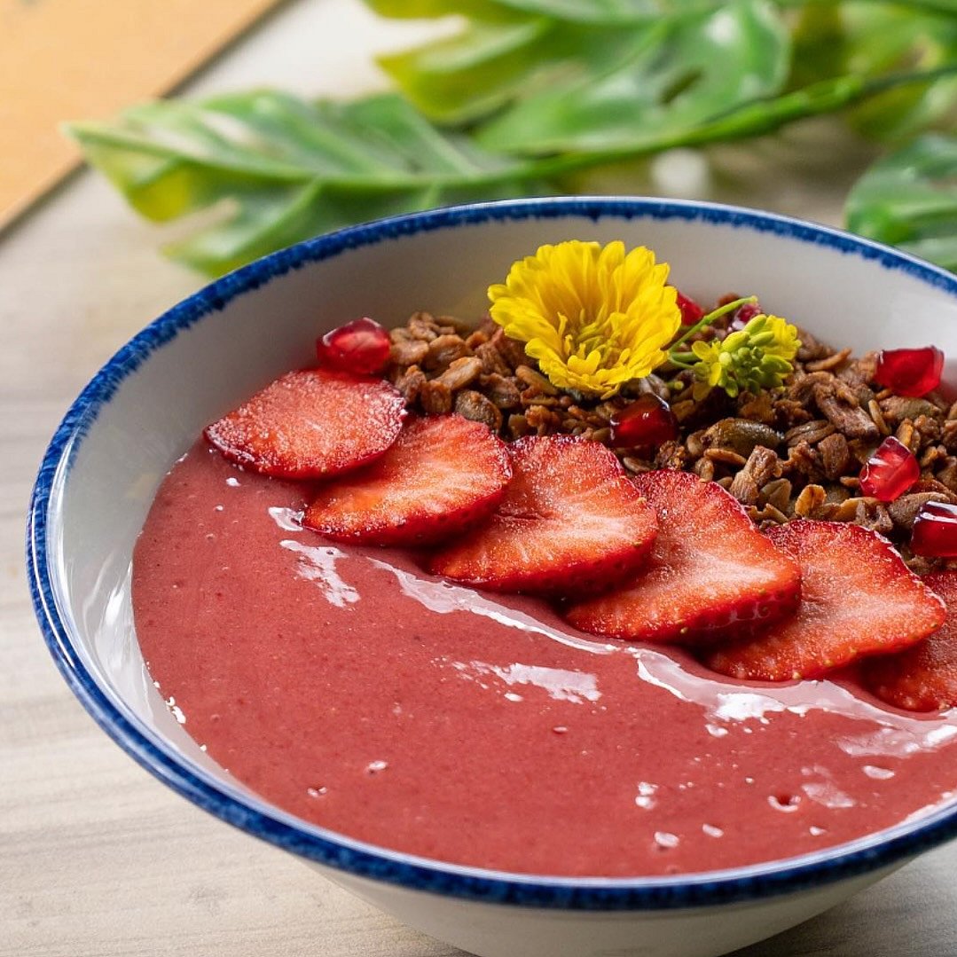 Enjoy the thrill of fresh, locally sourced foods combined with festive tastes as you have a romantic lunch with your loved one