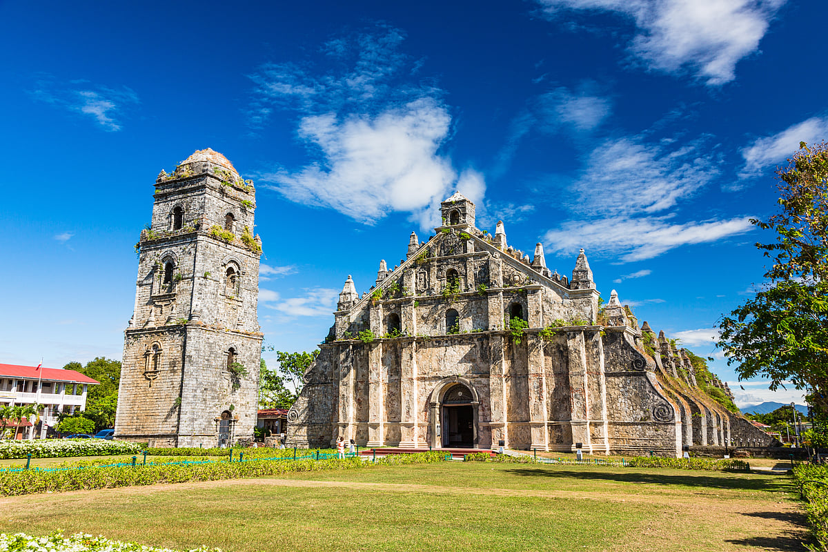 Shutterstock : St. Augustine PaoayChurch in Paoay, Philippines