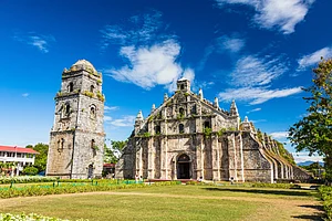 Shutterstock : St. Augustine PaoayChurch in Paoay, Philippines