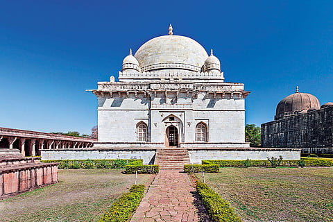 Hoshang Shah's Tomb, inspiration behind the 
Taj Mahal