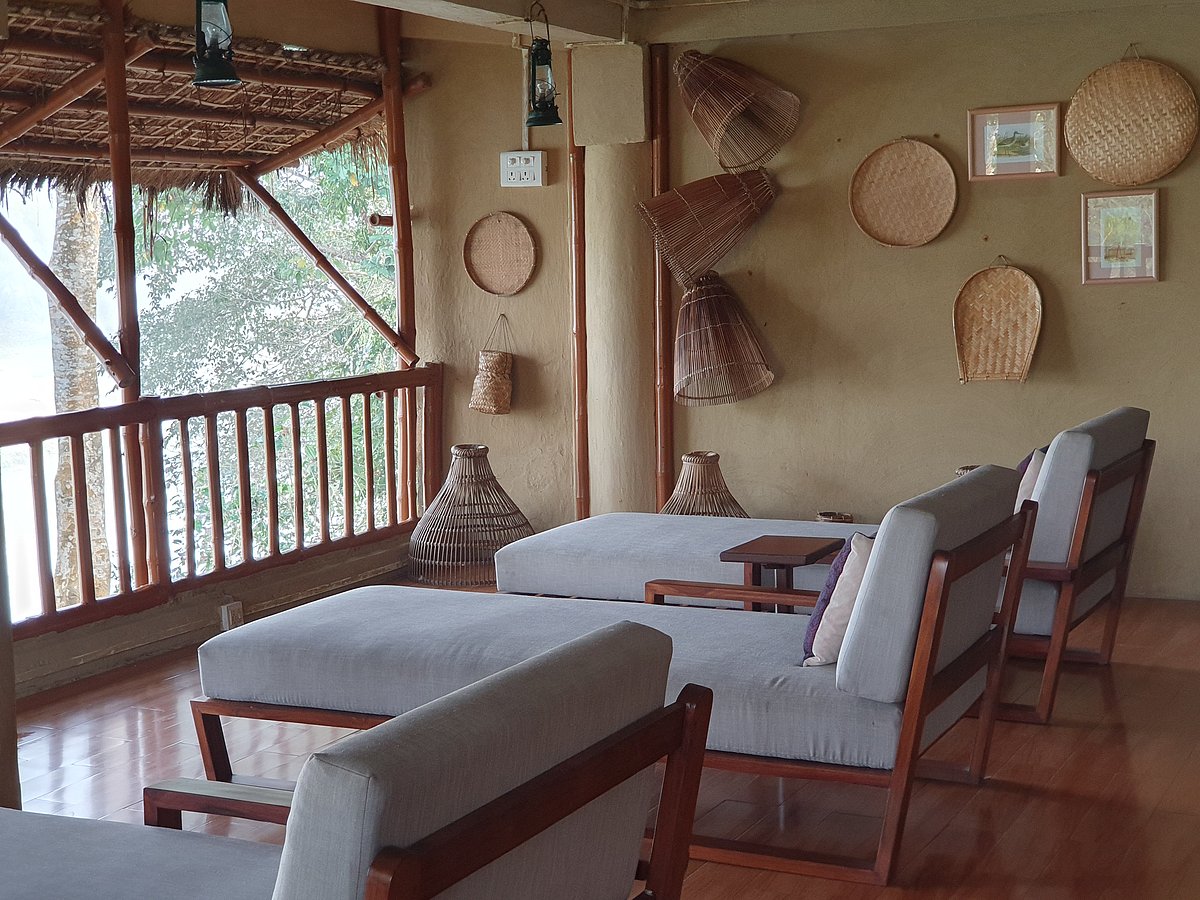 Handmade decor at Diphlu River Lodge