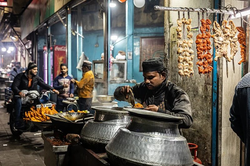 Eateries near Nizamuddin Dargah