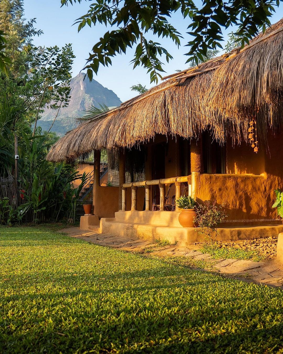 Situated within a sandalwood forest, The Mudhouse Marayoor provides an eco-friendly experience for guests