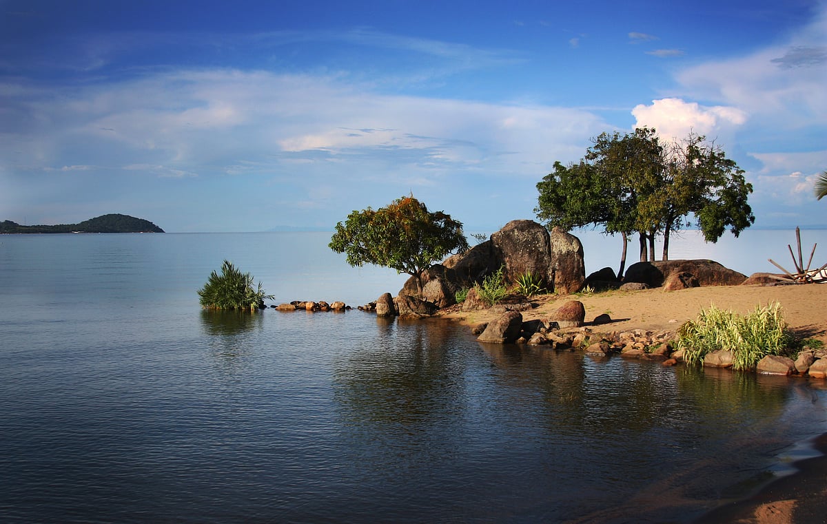 Shutterstock : Lake Malawi