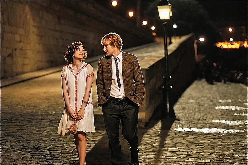 Stills from Midnight In Paris