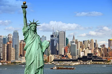 Shutterstock : The iconic Statue of Liberty, New York