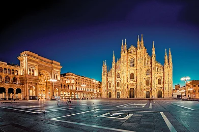 Photo: Shutterstock : The grand Duomo di Milano