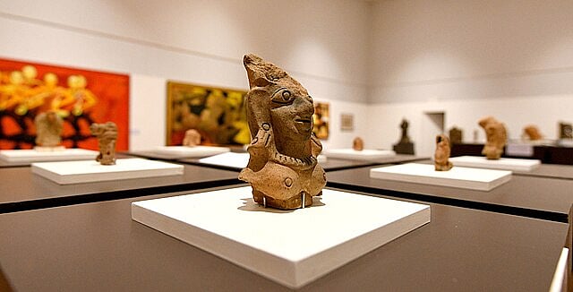Wikimedia Commons: ALOKJAIN : A bust made of terracotta in the Bihar Museum