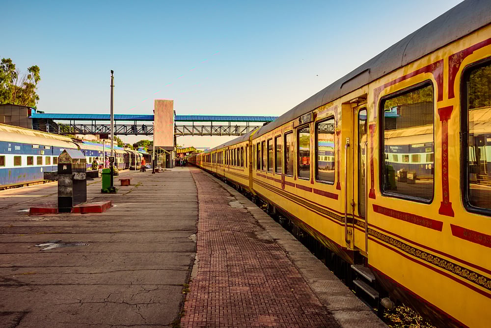 Amit kg/Shutterstock : The Palace on Wheels standing at Udaipur City railway station