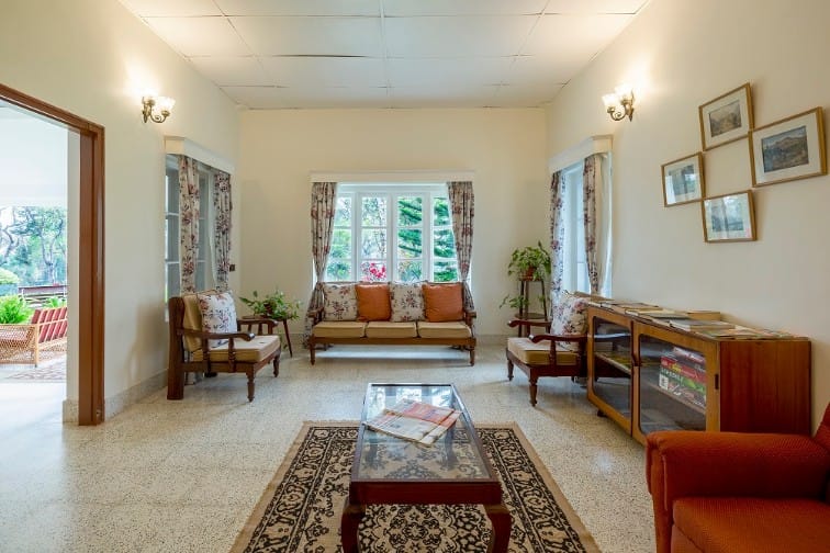 Well appointed cottage with three rooms and a verdant garden