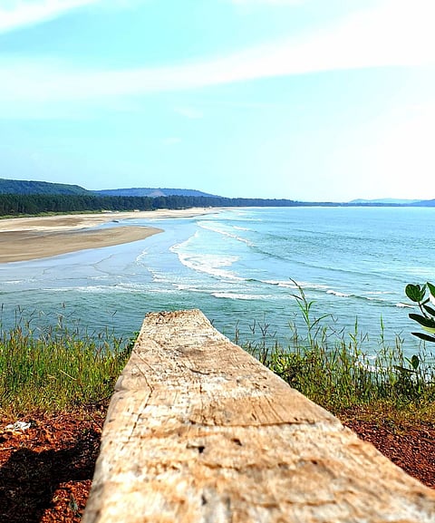 Tarkarli Beach is also the place where the Karli River meets the Arabian Sea, creating a beautiful backwater