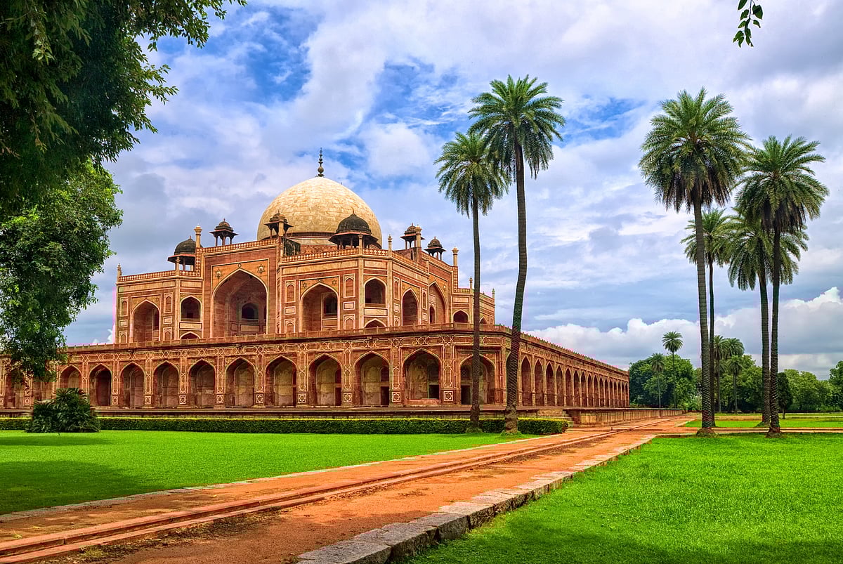 Shutterstock : Humayuns Tomb, New Delhi