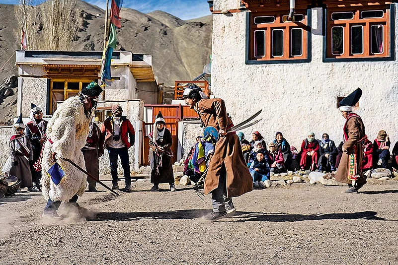 Losar festivities at
Hemis-Shukpachan village