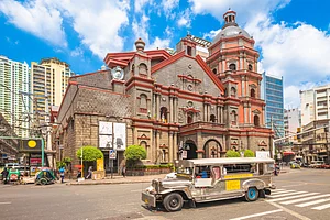 Shutterstock : Minor Basilica of Saint Lorenzo Ruiz in Manila