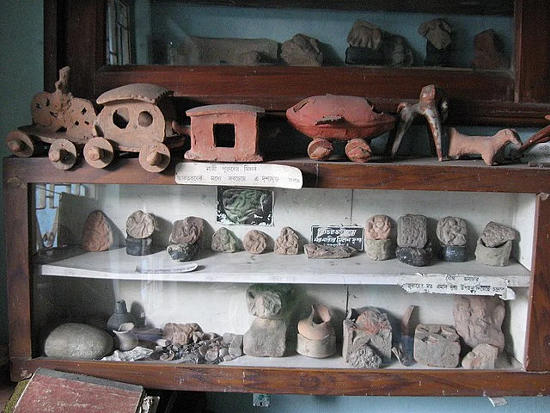 Artefacts of Chandraketugarh