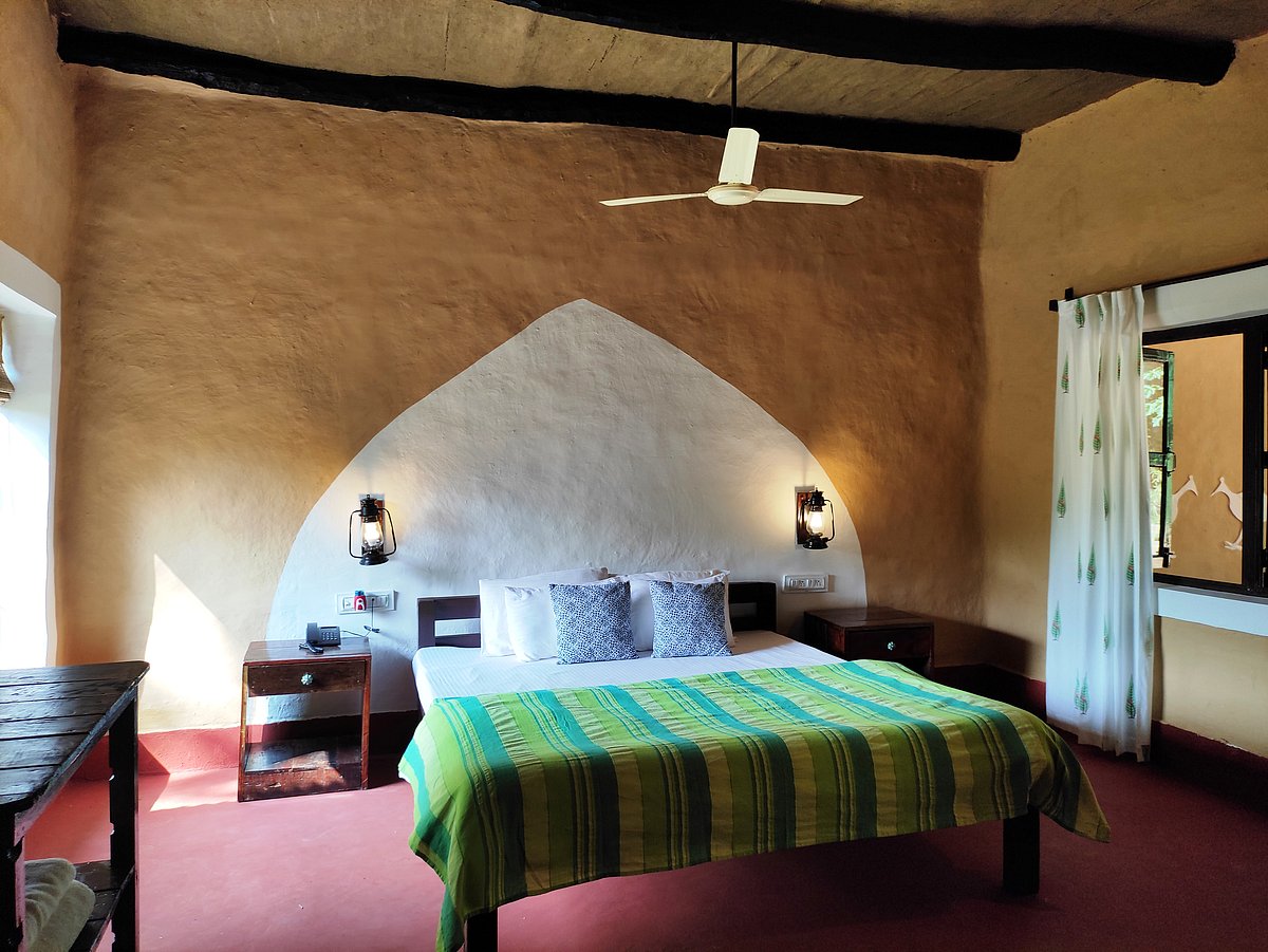 Mud cottage at Saccharum Safari Lodge