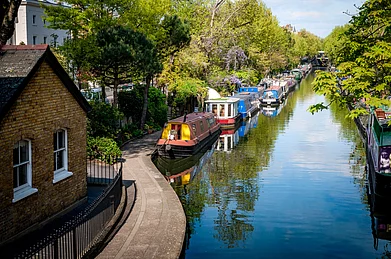 Victor Moussa/Shutterstock : Houseboats on the Regents Canal next to Paddington in Little Venice, London