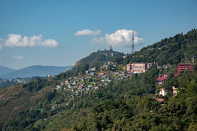 Rima Das Mukherjee/Shutterstock : Escape to the foothills of the Eastern Himalayas in Kurseong