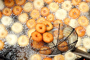 Shutterstock.com : Vada is a popular breakfast snack in south India