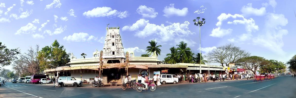 A panoramic view of the front side of the Eachanari Vinayagar Temple