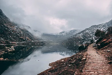Shutterstock : Tsomgo Lake