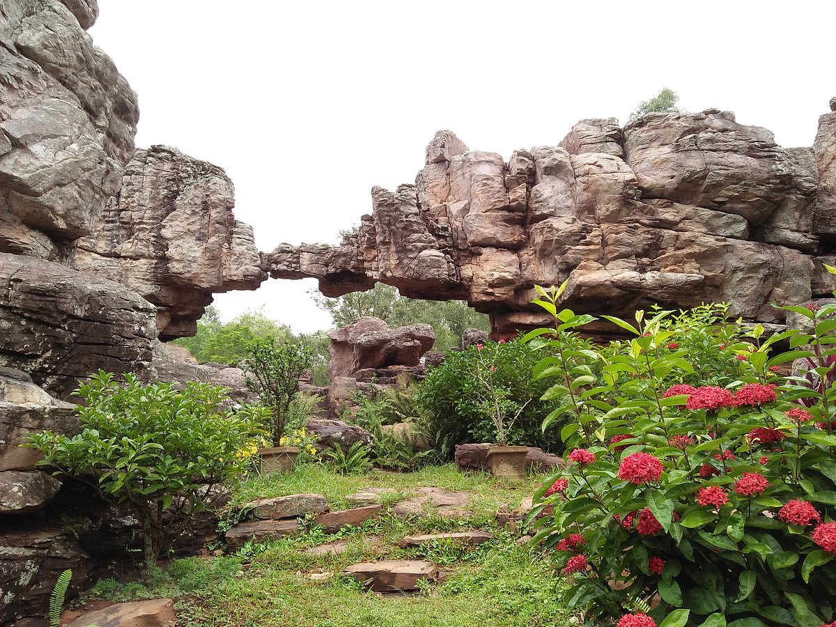 In the Telugu language, sila means ‘rock’ and thoranam means ‘a garland strung over a threshold