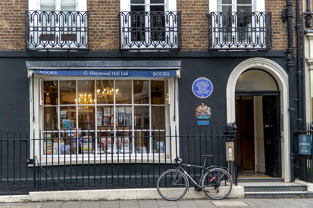 The front facade of Heywood Hill in Mayfair
