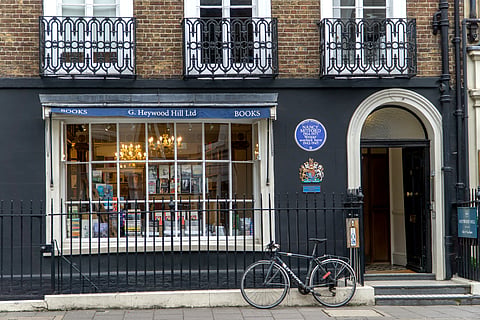 The front facade of Heywood Hill in Mayfair