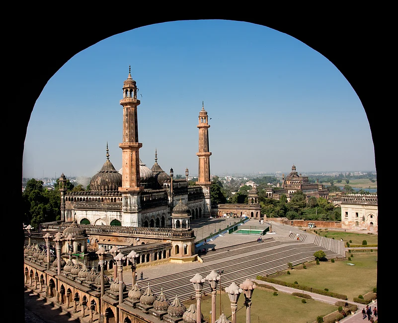 A glmpse inside the complex of Bara Imambara