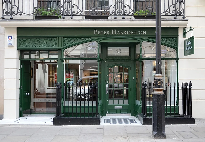 The front facade of Peter Harrington in Chelsea