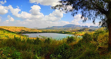 Shutterstock : En route to the Brahmagiri Trek in Nashik