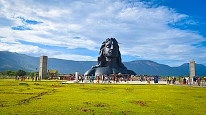 Shutterstock : The Adiyogi Shiva at Dhyanalinga Temple near Coimbatore