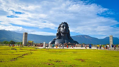 Shutterstock : The Adiyogi Shiva at Dhyanalinga Temple near Coimbatore