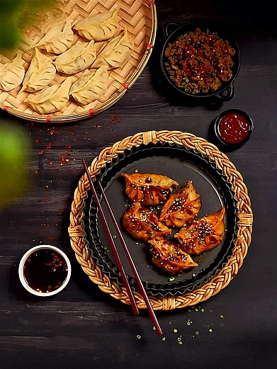 Shutterstock : An overhead shot of delicious fried momos