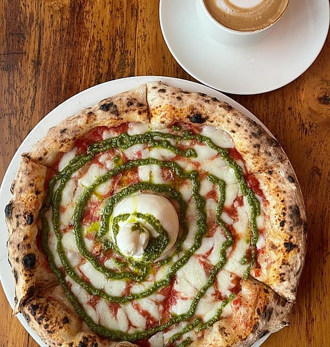 Burrata pesto pizza