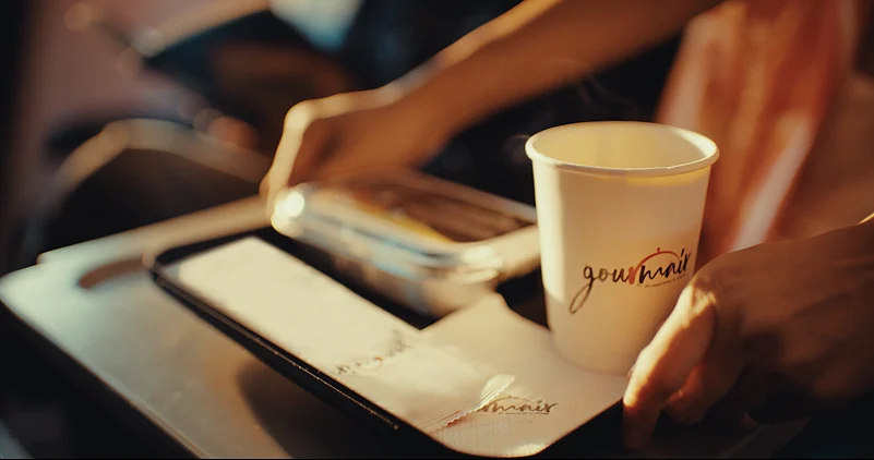 The airline leverages classic gourmet packaging to offer precise information on nutritional value