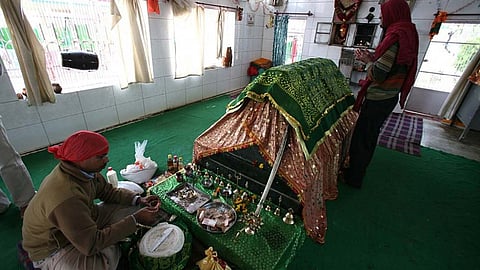 Baba Chamlyal shrine