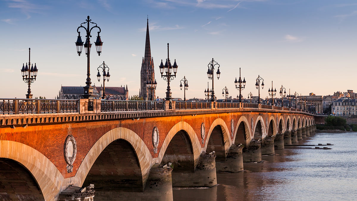 The Pont de pierre in Bordeaux