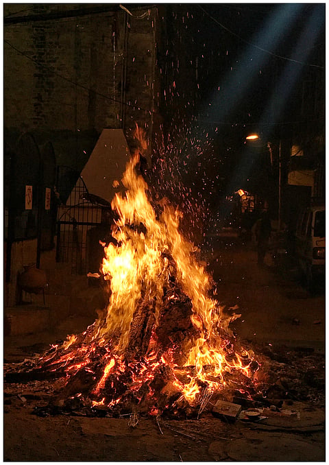 The ritual of Holika Dahan