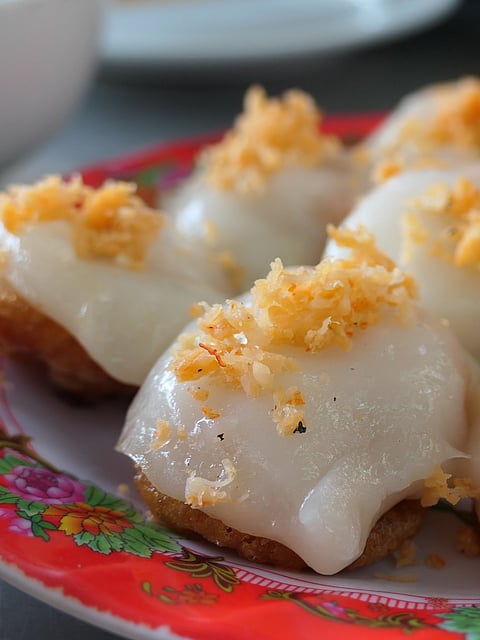 Banh It Tran (Glutinous Rice Dumplings)