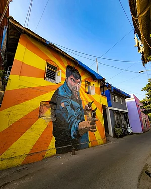 A mural of Dharmendra from Sholay in Chapel Road
