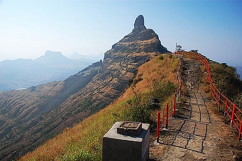 The eastern peak of Tungi is slightly taller than the western peak of Mungi