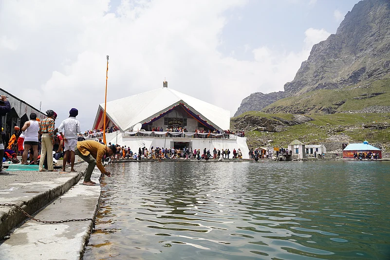 Inside the Hemkund Sahib