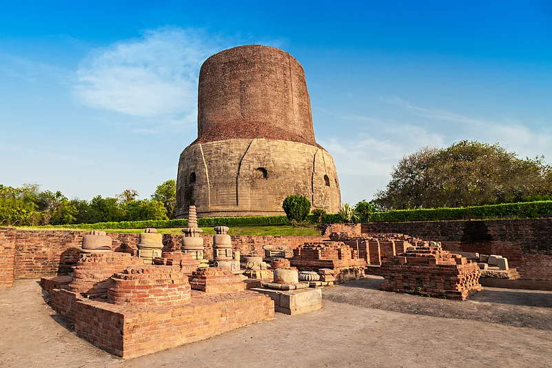 Dhamekh Stupa and ruins in Sarnath