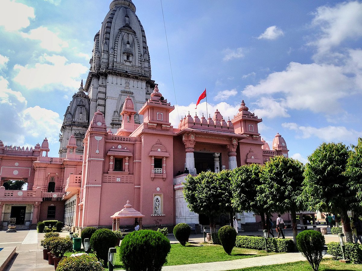 A view of the Kashi Vishwanath Temple
