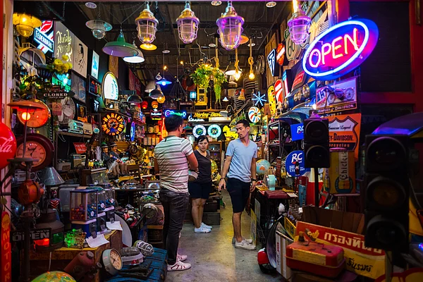 David Bokuchava/Shutterstock : A shop selling vintage and antique items at the Train Night Market