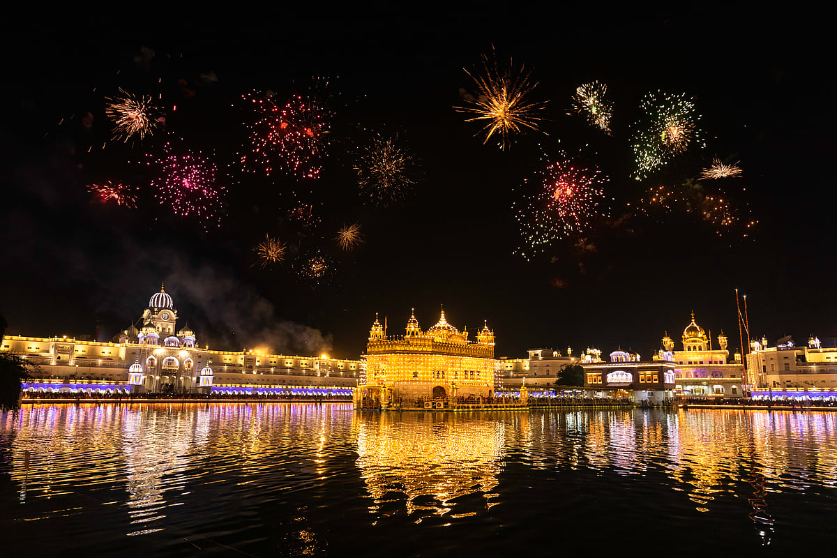 A view of the Golden Temple at night