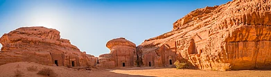 Shutterstock : Mada’in Salih, AlUla