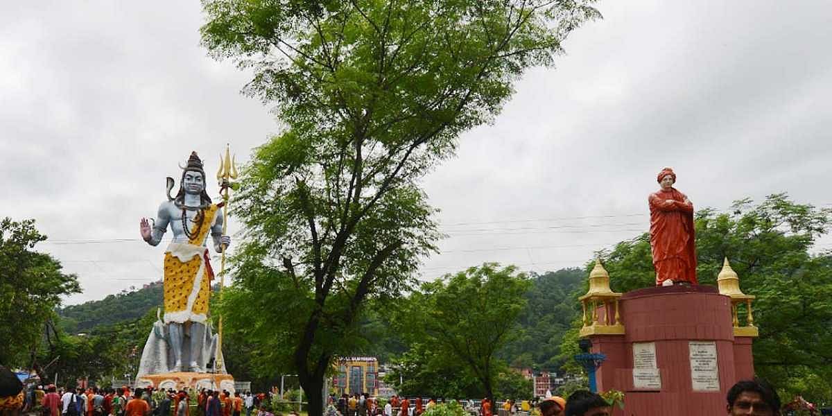 The statues of Shiva and Swami Vivekananda at the park